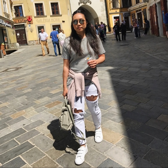 Meet your Posher, Nicole - Picture 2 of 2